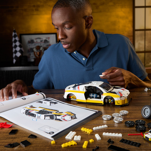 Mattel Brick Shop Hot Wheels Elite Series Byggesett ’15 Audi R8 LMS 820 Deler