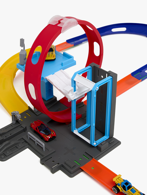 Alex's Garage Track Racing Bilbane med Sportsbiler