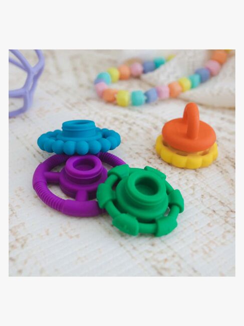 Jellystone Designs Stabler & Bitering, Regnbuefarget