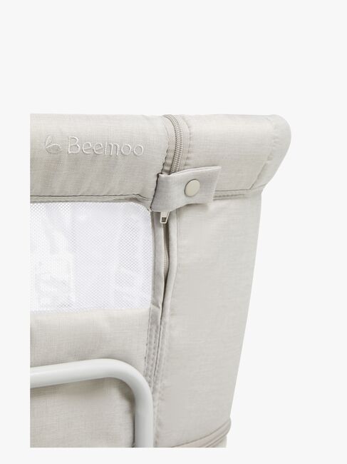 Beemoo CARE 2-i-1 Bedside Crib & Lekegrind, Light Grey