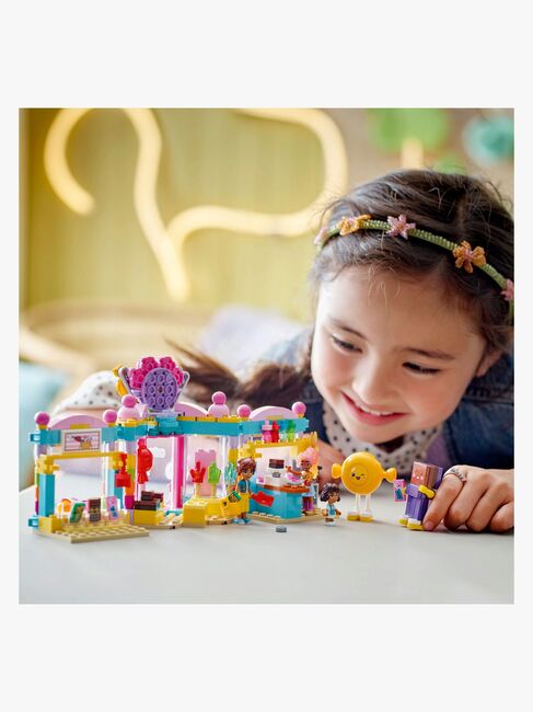 LEGO Friends 42649 Godtebutikken i Heartlake City