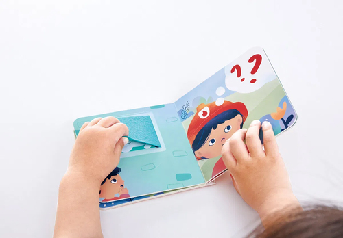 Hape Eventyrbok med Lekesett The Roaring Fire Truck