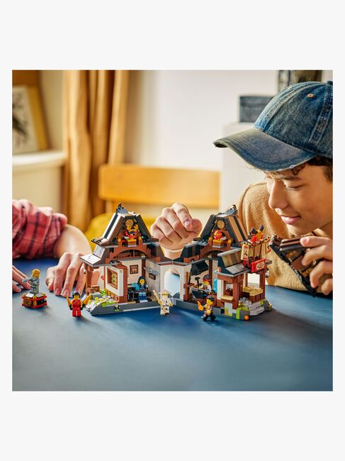 LEGO Ninjago 71858 15-årsjubileumssett med 4 våpen-smia