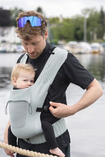 Flybaby Bæresele, Sage