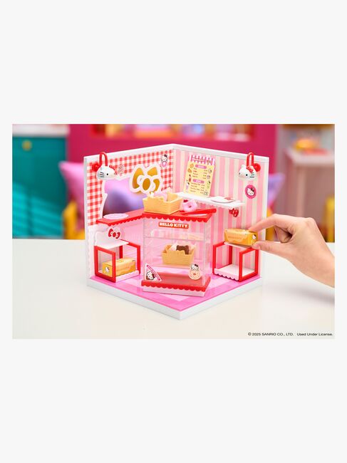 MGA's Miniverse Make It Mini Spaces Hello Kitty Lekesett