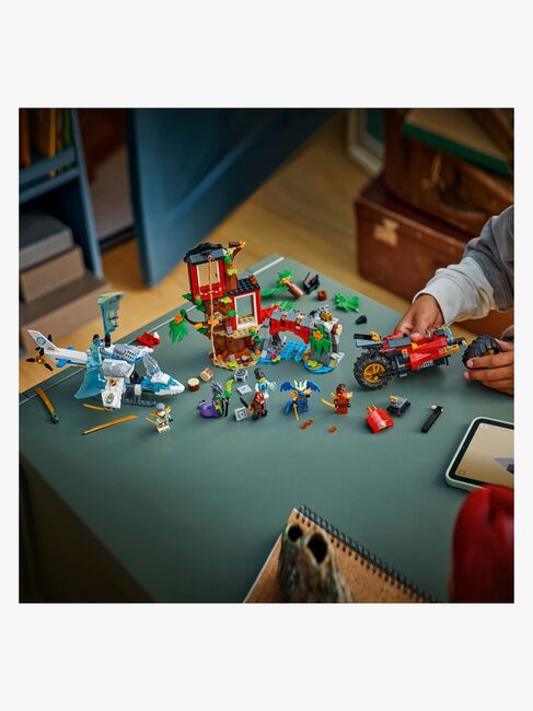 LEGO Ninjago 71857 Action i ninjaenes trehytte