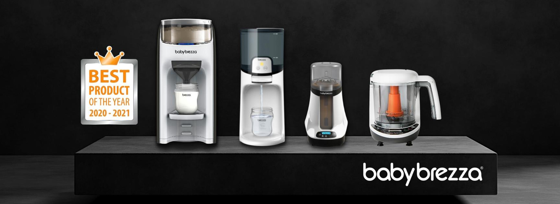 Flere Baby Brezza-maskiner på en hylle med prisen 'Best Product 2020-2021'.