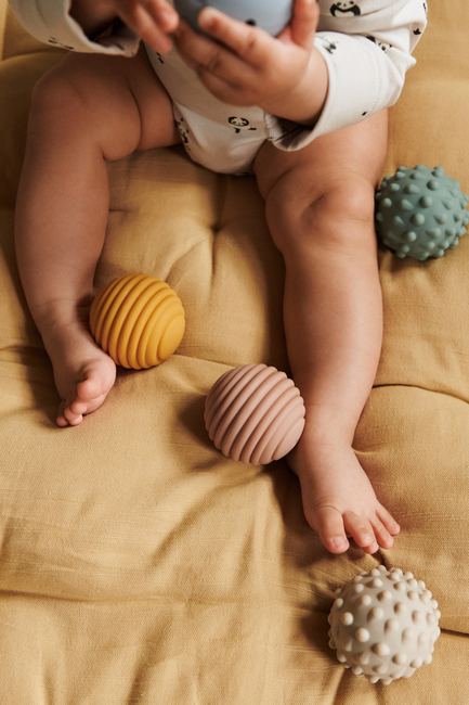 LIEWOOD Dorian Baby Sensory Aktivitetsball, Beach blue/Multi Mix