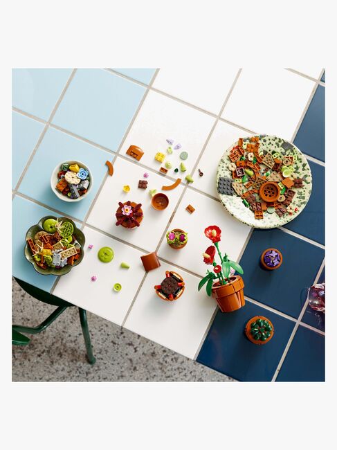 LEGO Icons 10329 Miniatyrplanter