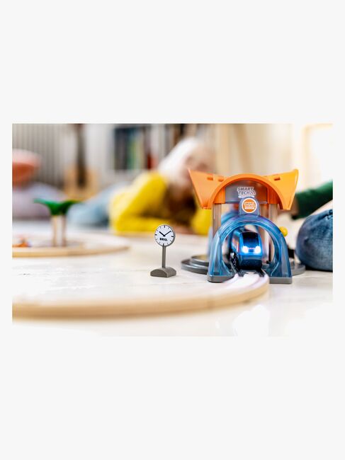 BRIO 33973 Smart Tech Togstasjon med Interaktive Funksjoner