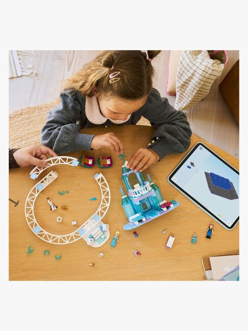 LEGO Disney Princess 43281 Elsas isslott og sledeeventyr