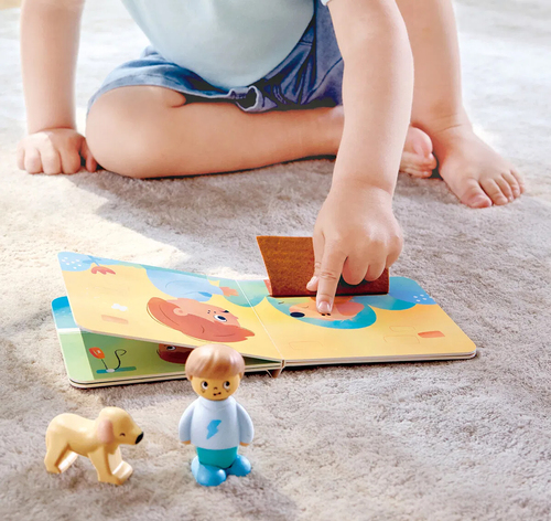 Hape Eventyrbok med Lekesett The Dog's New Friend