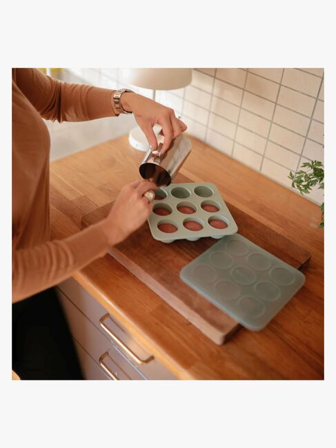 Mushie Fryseform til Babymat, Cambridge Blue