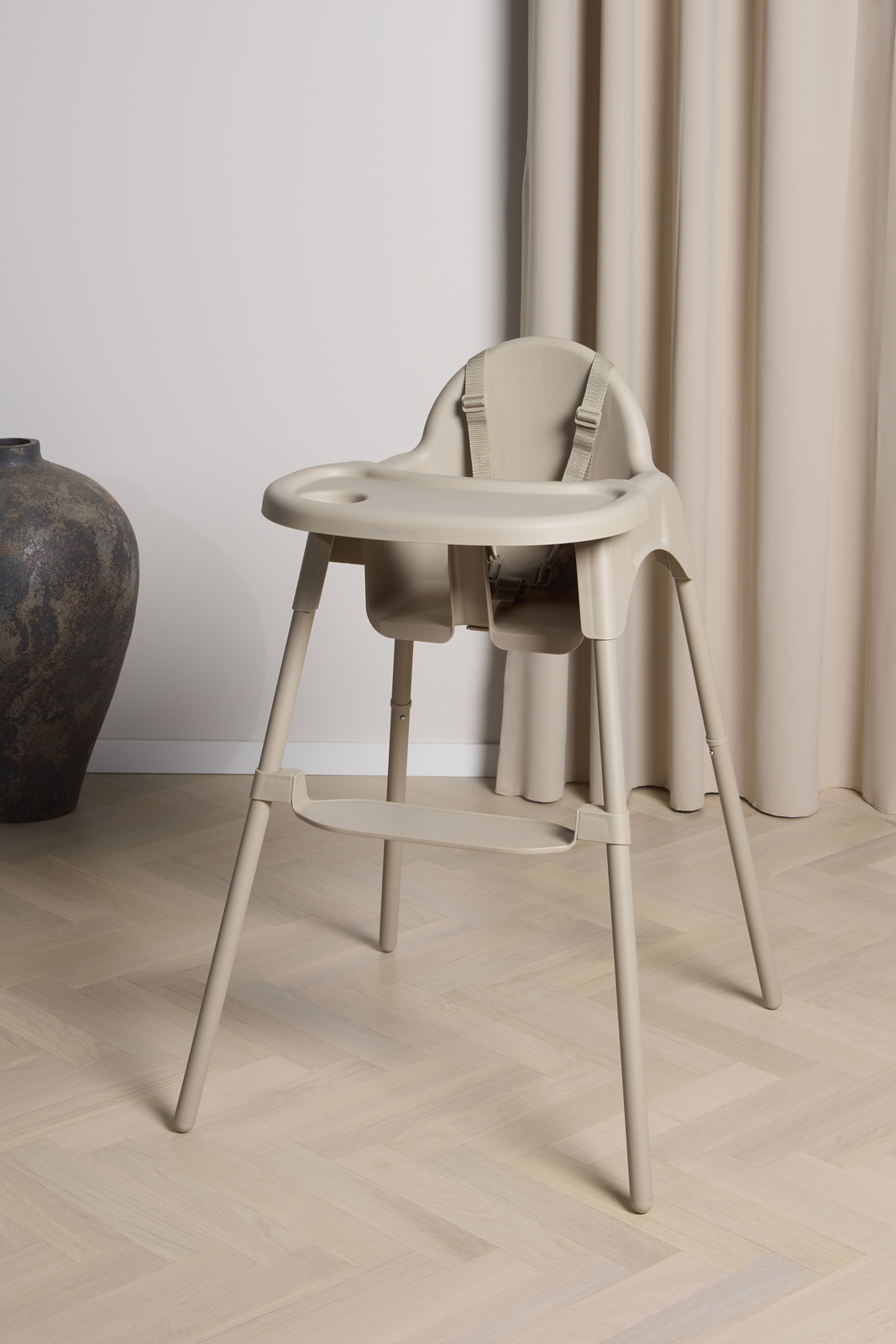 Beemoo CARE Eat Matstol, Truffle Beige