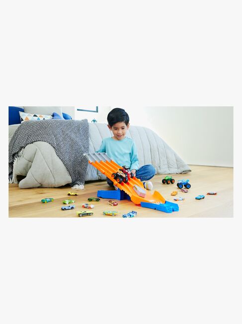 Hot Wheels Monster Trucks Racedown Demolition Bilbane