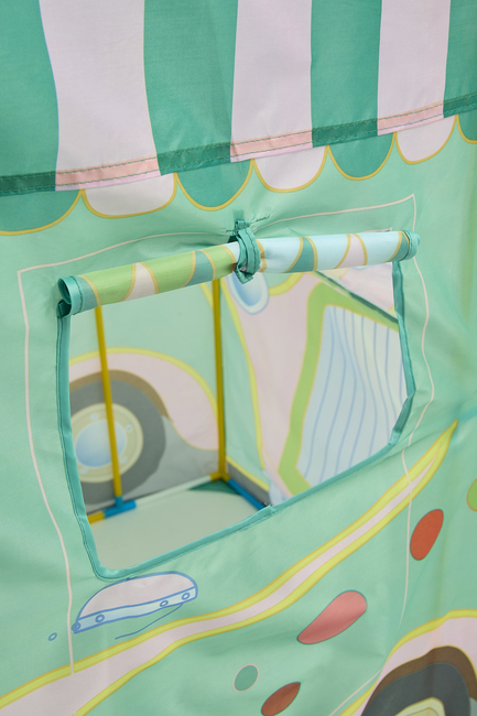 Cloudberry Castle Leketelt Isbil