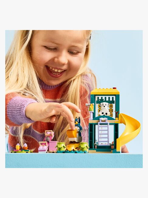 LEGO Bluey 11201 Moro på lekeplassen med Bluey og Chloe