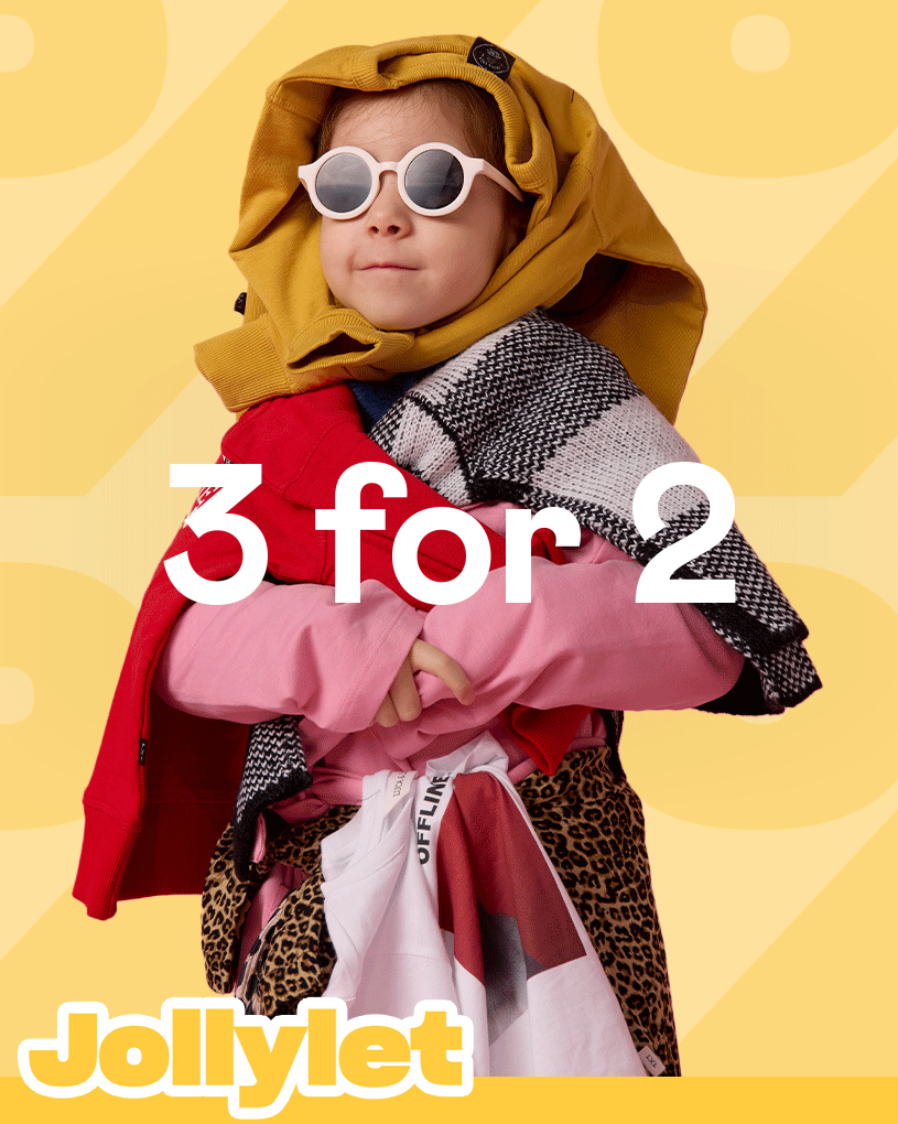 Barn med solbriller og flere lag med klær, med teksten '3 for 2'.