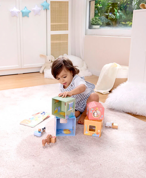 Hape Eventyrbok med Lekesett The Happy Stables