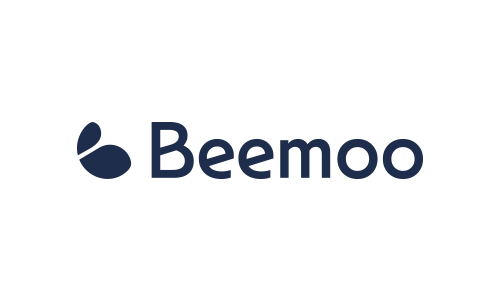 Beemoo-logo i mørkeblå tekst med tre blå blader ved siden av.