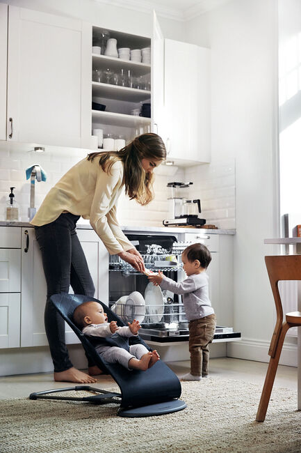 BabyBjörn Bliss Vippestol Vevet Klassisk Quilt, Midnattsblå