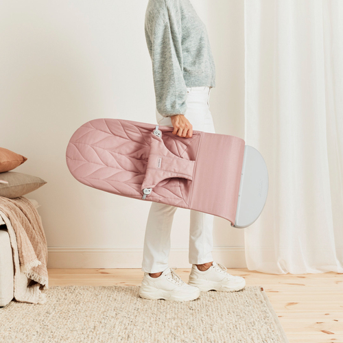 BabyBjörn Bliss Vippestol Vevet Bladmønstret Quilt, Støvrosa