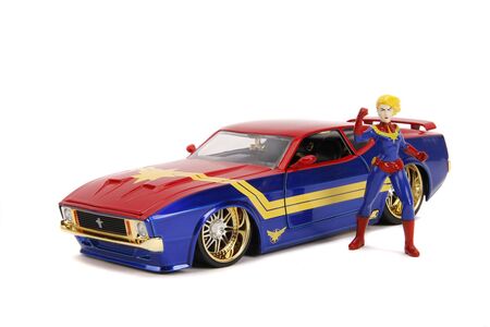 Jada Toys Marvel Bil med Figur Captain Marvel & 1973 Ford Mustang Mach 1:24