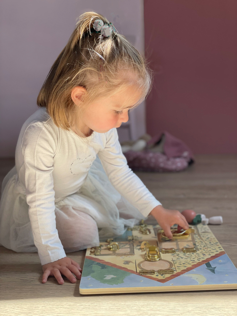 Egmont Toys Aktivitetstavle med Låser Kanin