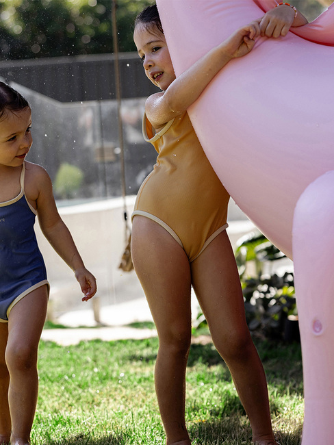 SUNNYLiFE Giant Dino  Oppblåsbar Sprinkler, Into the Wild Pink