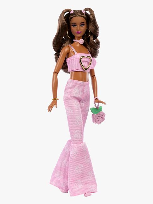 Barbie Deluxe Style Dukke med Rosa Denim Outfit