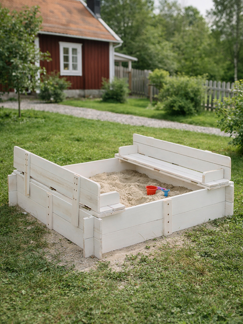 Woodlii Sandkasse med Lokk & Benk, Hvit