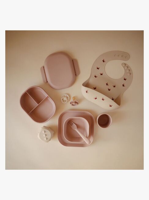 Mushie Matboks, Blush