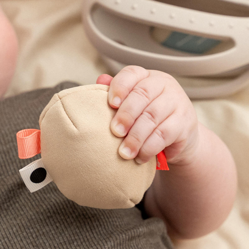 Done By Deer Aktivitetsleke, Sandbrun