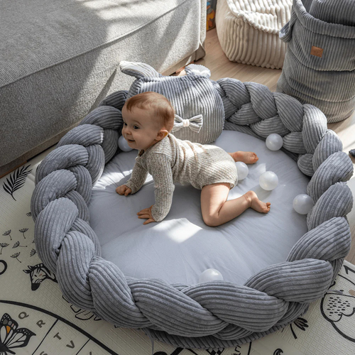 MeowBaby Aesthetic Babynest med Flettet Beskyttelse & Leketeppe, Grey