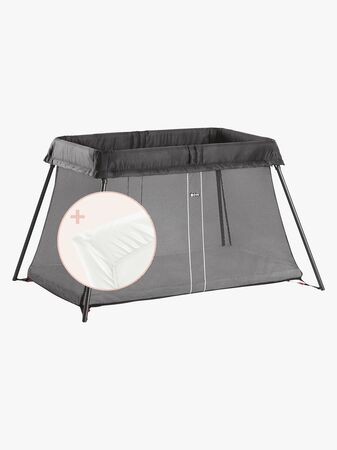 BabyBjörn Light Reiseseng med Stretchlaken, Svart