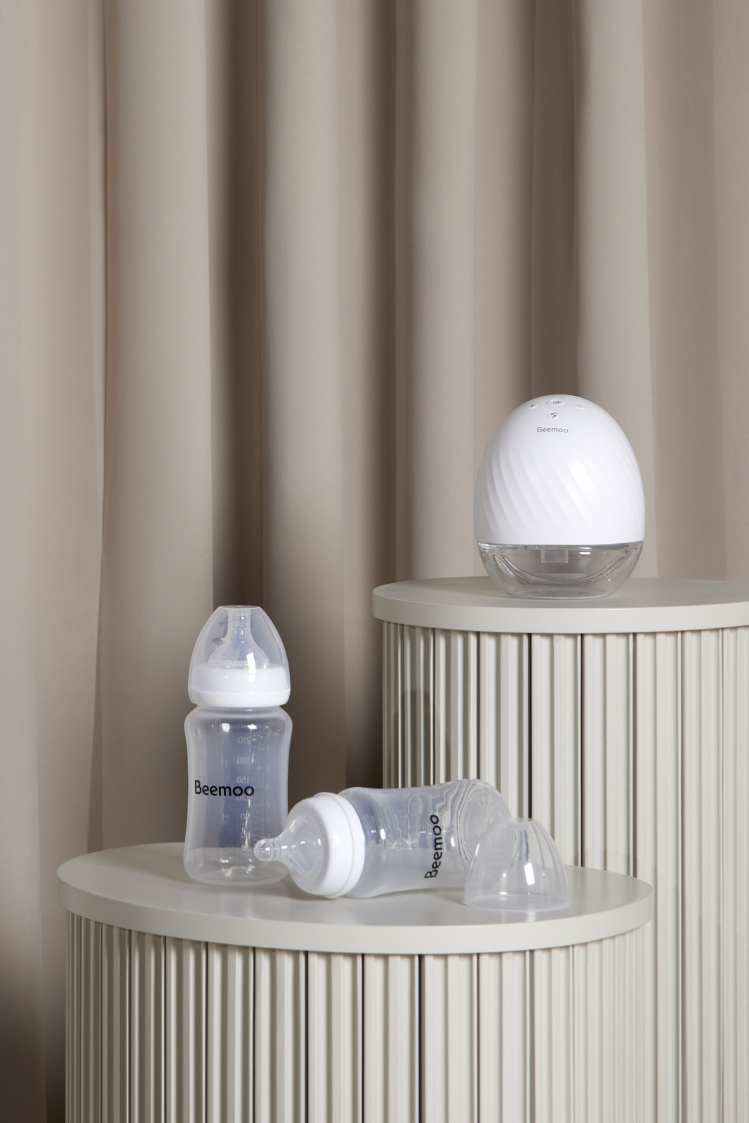 Beemoo CARE Wearable Elektrisk Brystpumpe Singel inkl. Brystmelkflaske 240 ml 2-pack