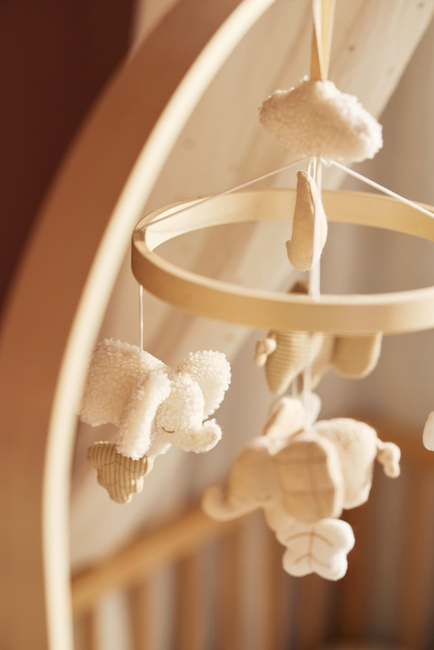 Jollein Uro, Elephant Tales