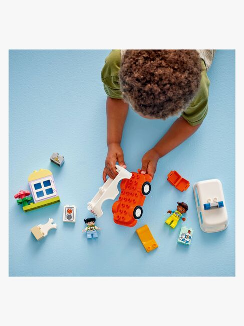 LEGO DUPLO Town 10447 Sykebil med sjåfør