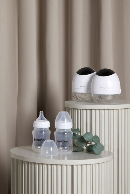 Beemoo CARE Wearable LED Elektrisk Brystpumpe Dobbel inkl. Flasker 180 ml 2-pack
