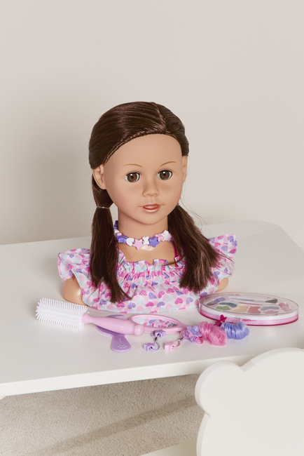 Cloudberry Castle Sminkedukke Brunett