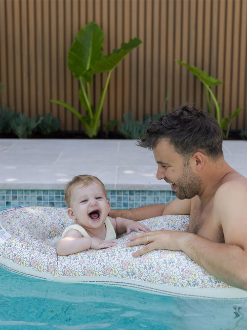 SUNNYLiFE Baby Float Together-  Oppblåsbar Flytemadrass, Into the Garden