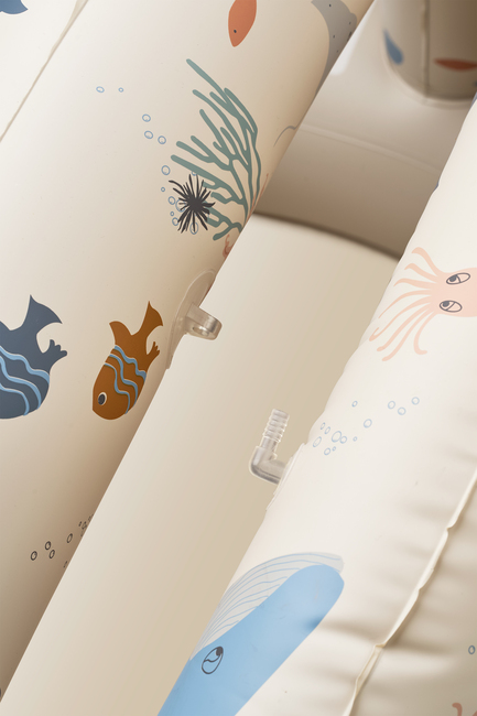 LIEWOOD Hadleia Printed Plaskebasseng med Solkalesje, Sea Creature/Sandy