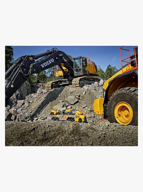 Dickie Toys Volvo Lastebil Med 2 Kjøretøy