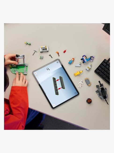 LEGO Fortnite 77075 Peely og Sparkplug slår leir på sletten