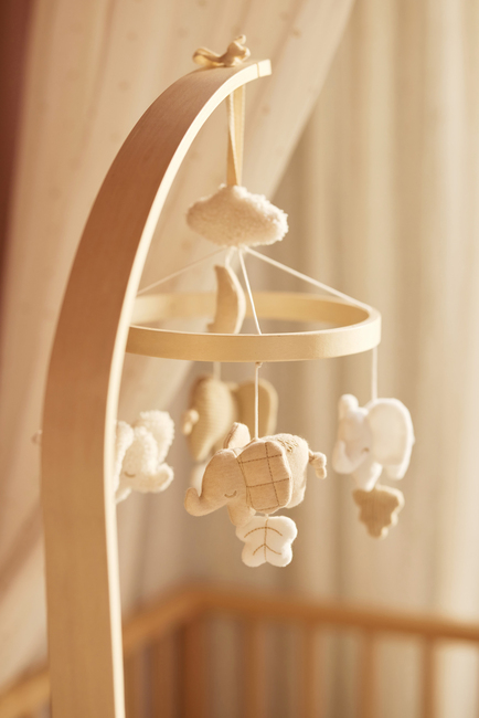 Jollein Uro, Elephant Tales