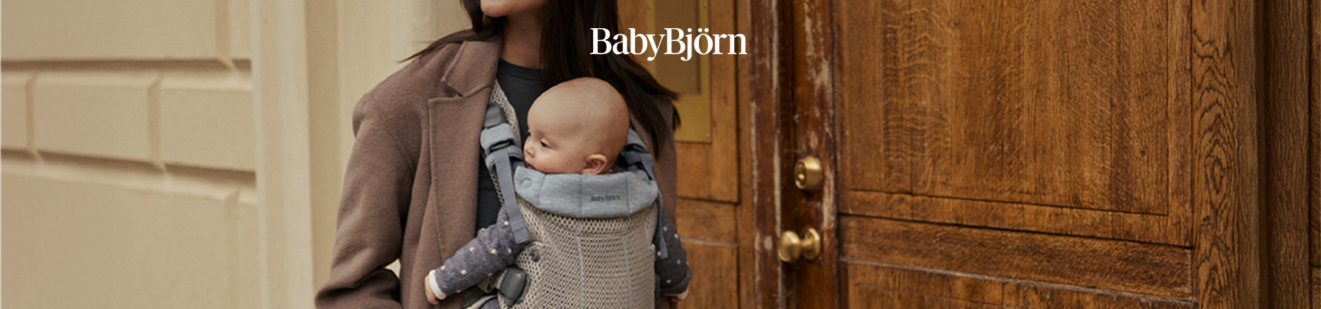 BabyBjörn bæresele: Forelder bærer barnet sitt med stil, gir nærhet og trygghet på høstturen.