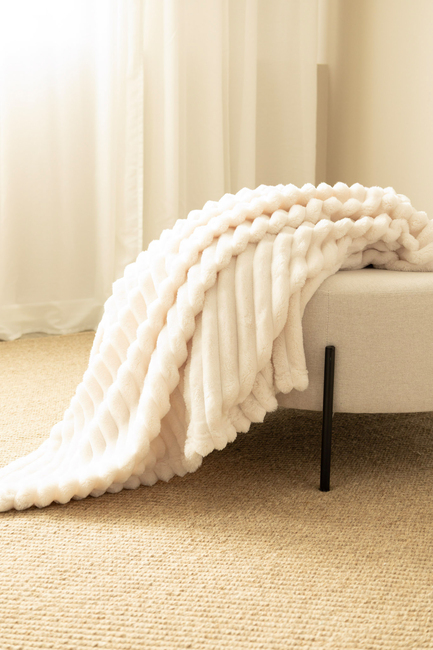 KMCarpets Stripe Pledd 130x170, Creme