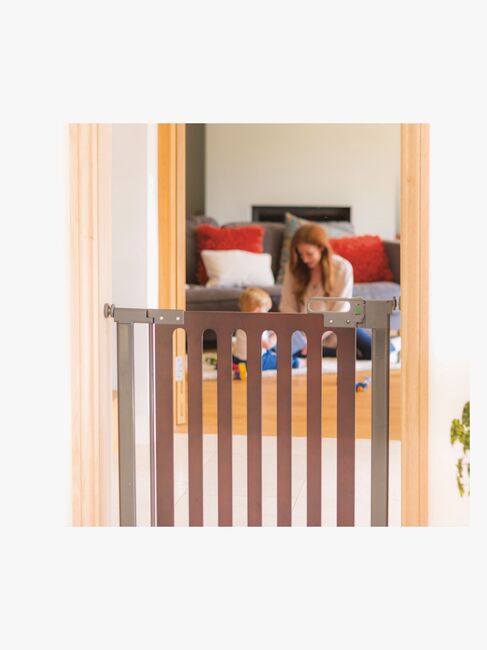 Safe & Care SafeGate Wood Pressure Fit Sikkerhetsgrind, Brun