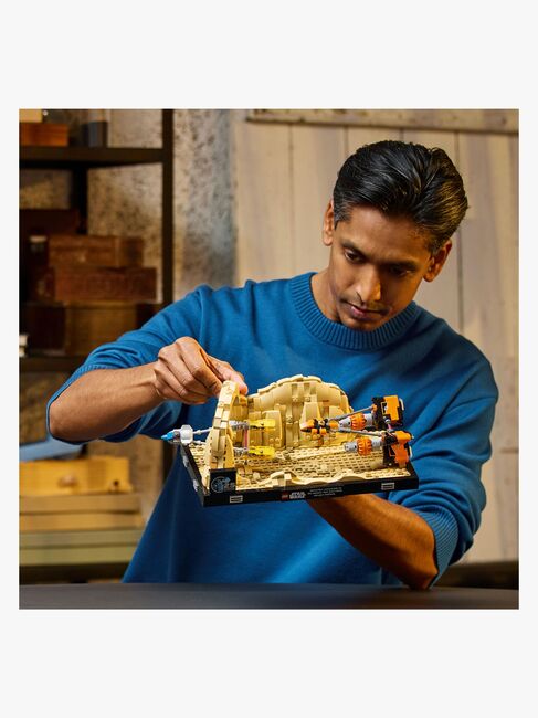 LEGO Star Wars 75380 Diorama med Mos Espa-podrace