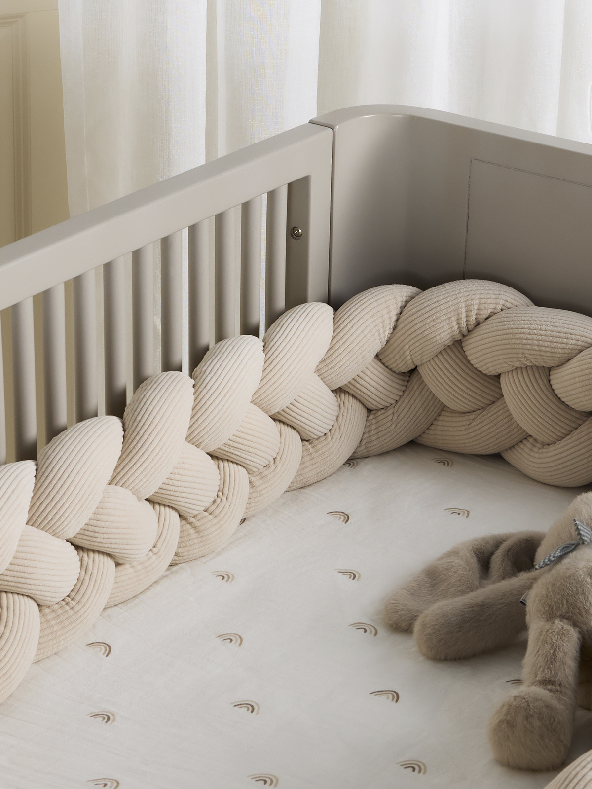 Alice & Fox Braid Sengekant 210cm, Beige Manchester